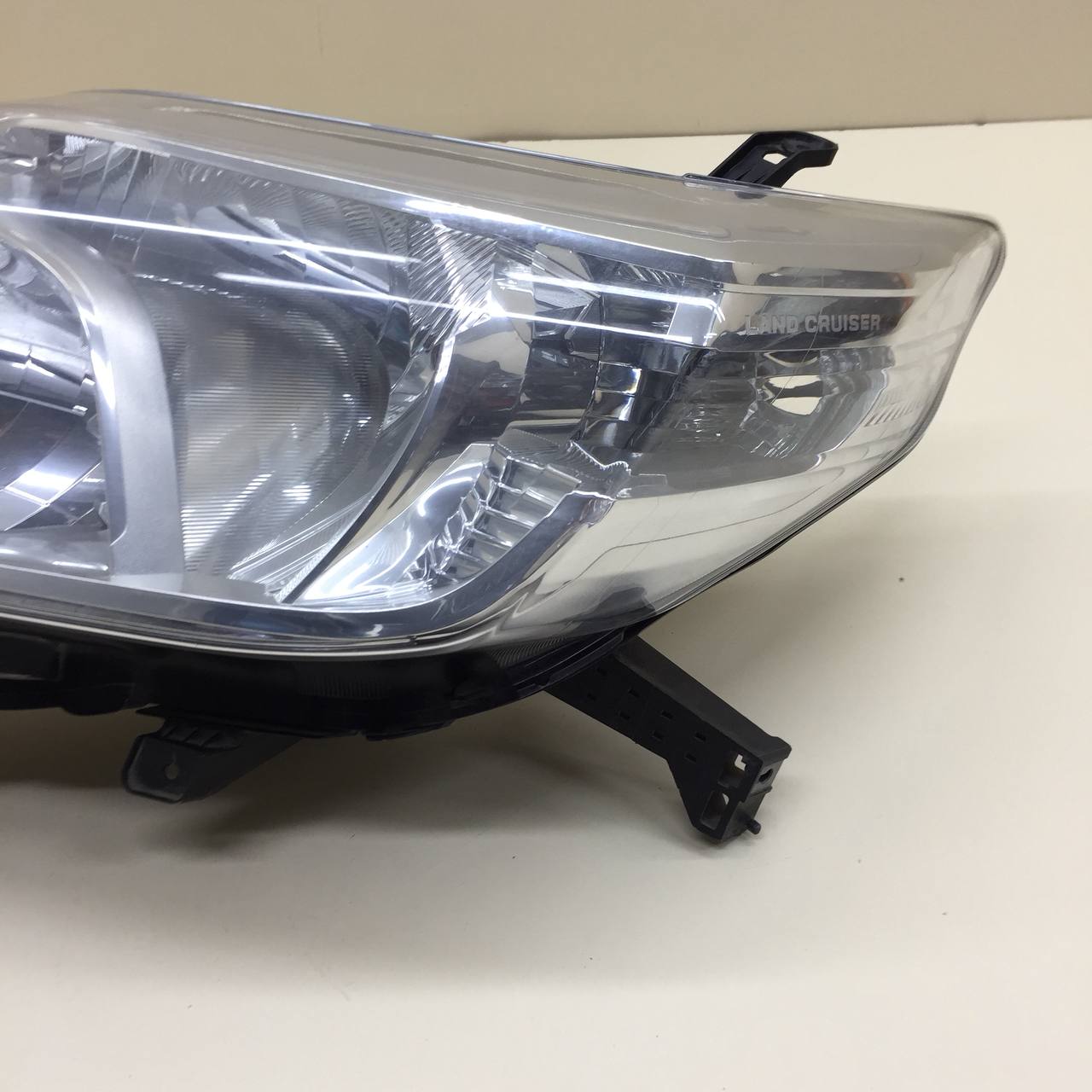 Фара левая Toyota Land Cruiser Prado (J150) 2009-2022