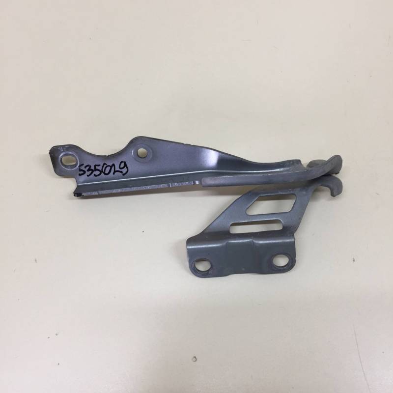 Петля капота правая Mazda Mazda 3 (BM) 2013-2016 Петля капота правая Mazda Mazda 3 (BM) 2013-2016