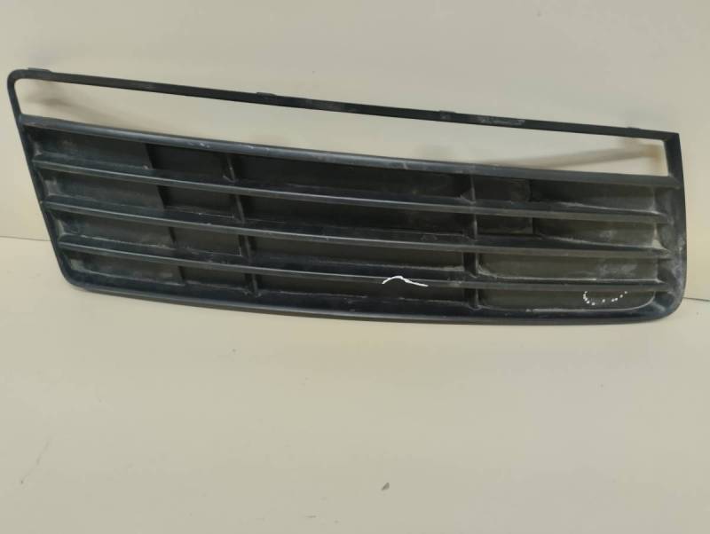 Решетка радиатора правая Audi Q7 (4L) 2005-2015 Решетка радиатора правая Audi Q7 (4L) 2005-2015