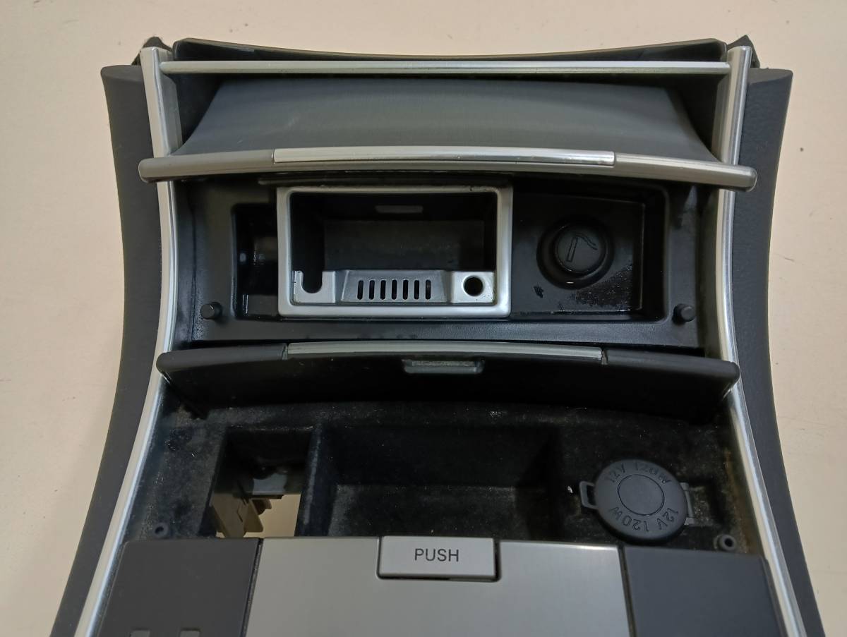 Консоль центральная Hyundai ix55 2007-2013 Консоль центральная Hyundai ix55 2007-2013