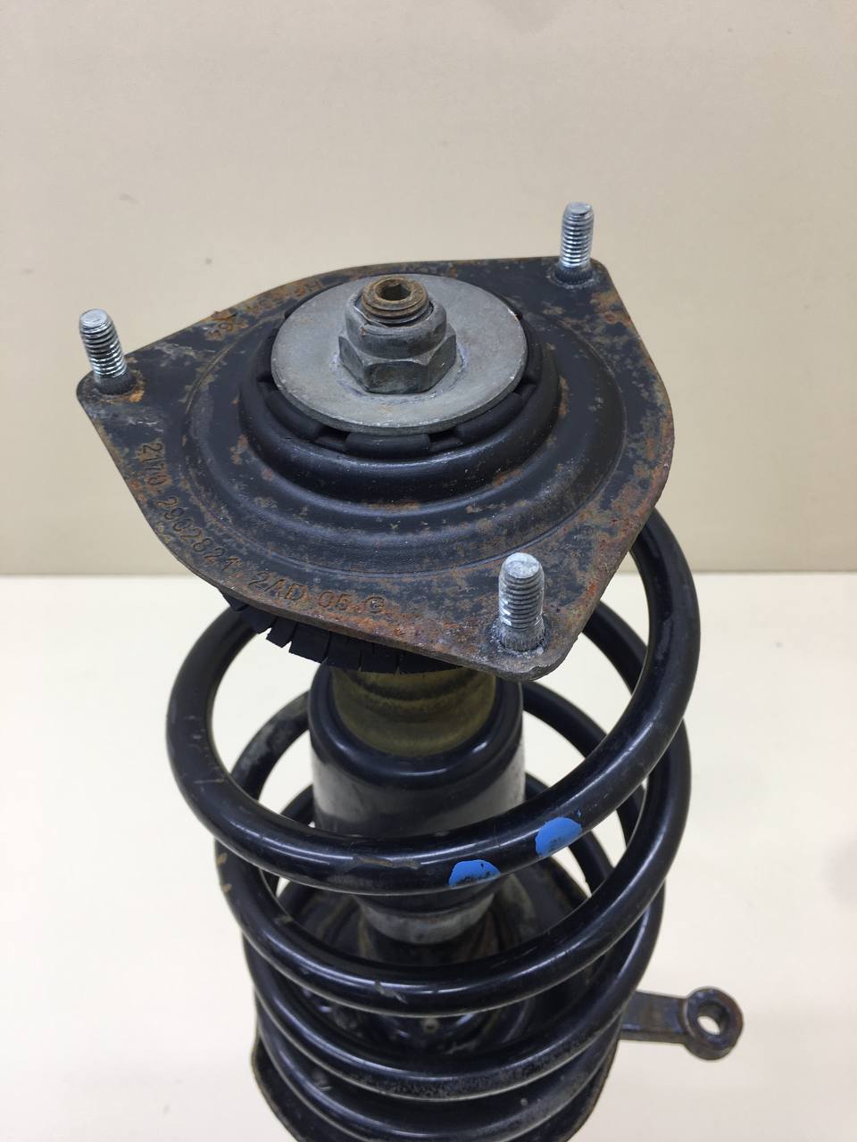 Амортизатор передний левый Lada Priora 2007-2018