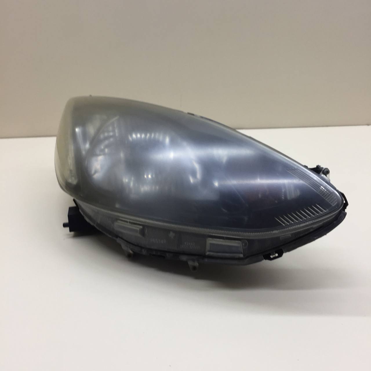 Фара правая Mazda Mazda 2 (DE) 2007-2014