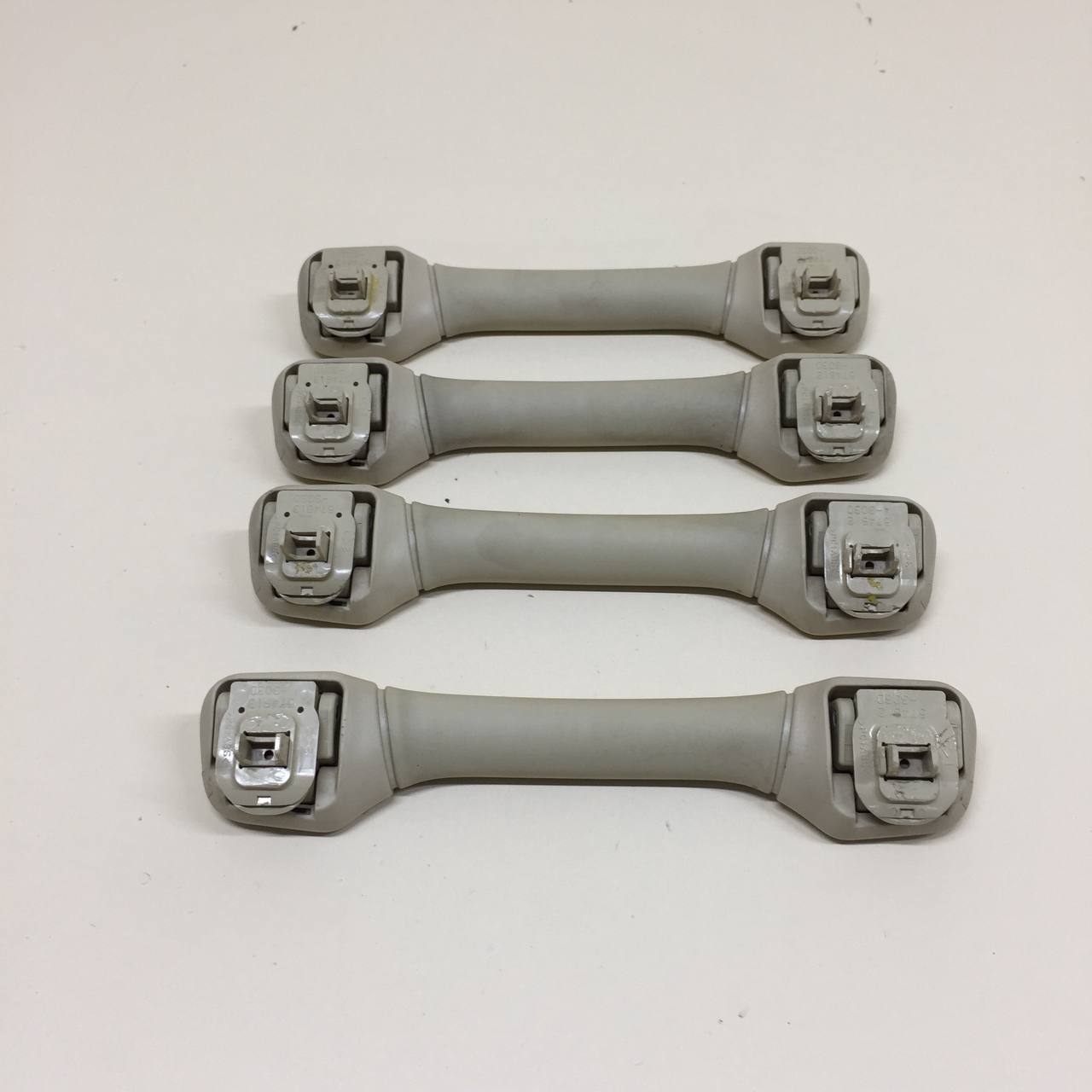 Ручка внутренняя потолочная Lexus RX 350 /450h (XL10) 2009-2015 Ручка внутренняя потолочная Lexus RX 350 /450h (XL10) 2009-2015