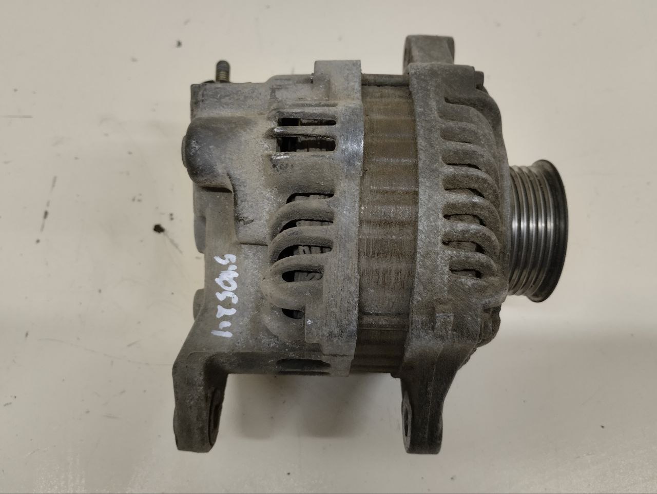 Генератор Nissan Almera (N16) 2000-2006 Генератор Nissan Almera (N16) 2000-2006