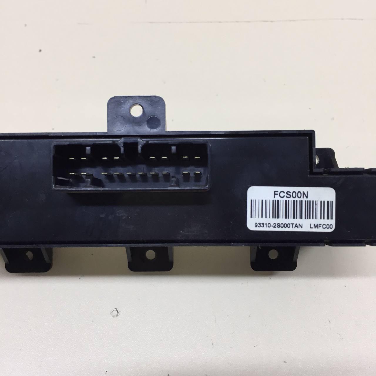 Блок кнопок Hyundai ix35 (LM) 2010-2015 Блок кнопок Hyundai ix35 (LM) 2010-2015
