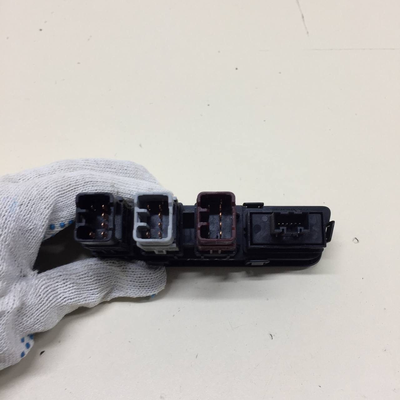 Блок кнопок Hyundai ix35 (LM) 2010-2015 Блок кнопок Hyundai ix35 (LM) 2010-2015