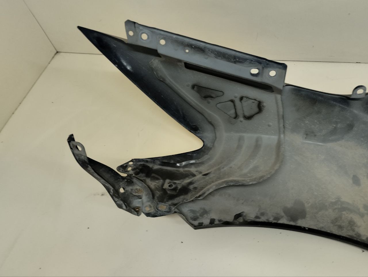 Крыло переднее правое Mazda CX-7 (ER) 2006-2012 Крыло переднее правое Mazda CX-7 (ER) 2006-2012