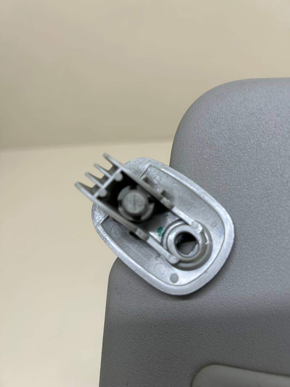Козырек солнцезащитный (внутри) Renault Duster (HSA, HSM) 2012> Козырек солнцезащитный (внутри) Renault Duster (HSA, HSM) 2012>