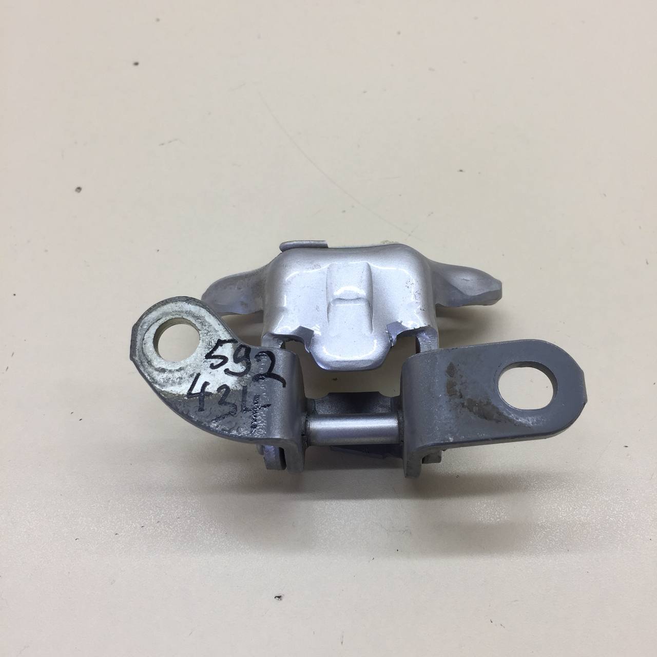 Петля двери задней левой верхняя Toyota Rav 4 (A30) 2006-2013
