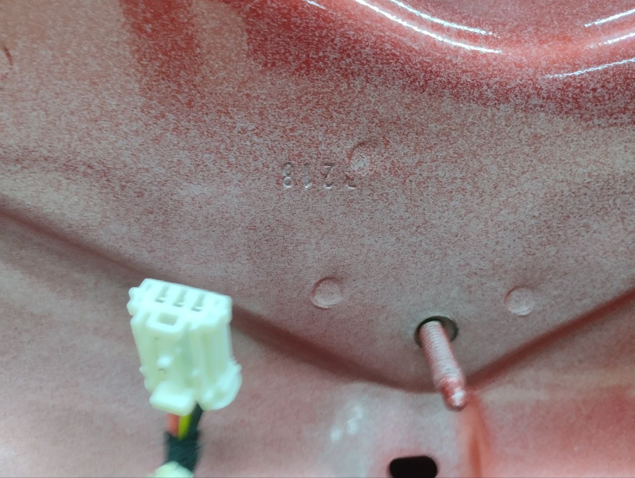 Дверь багажника со стеклом Lada Vesta 2015>