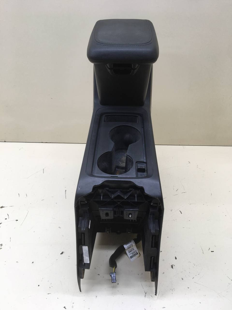 Консоль центральная Chevrolet Captiva (C140) 2011-2016 Консоль центральная Chevrolet Captiva (C140) 2011-2016