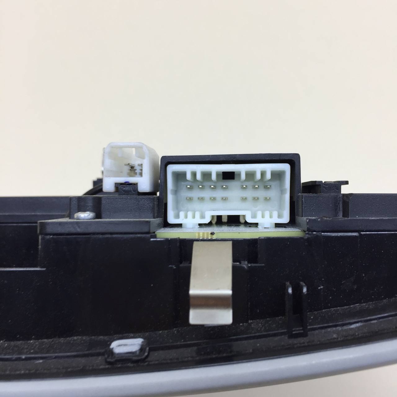Плафон салонный EXEED RX 2022>