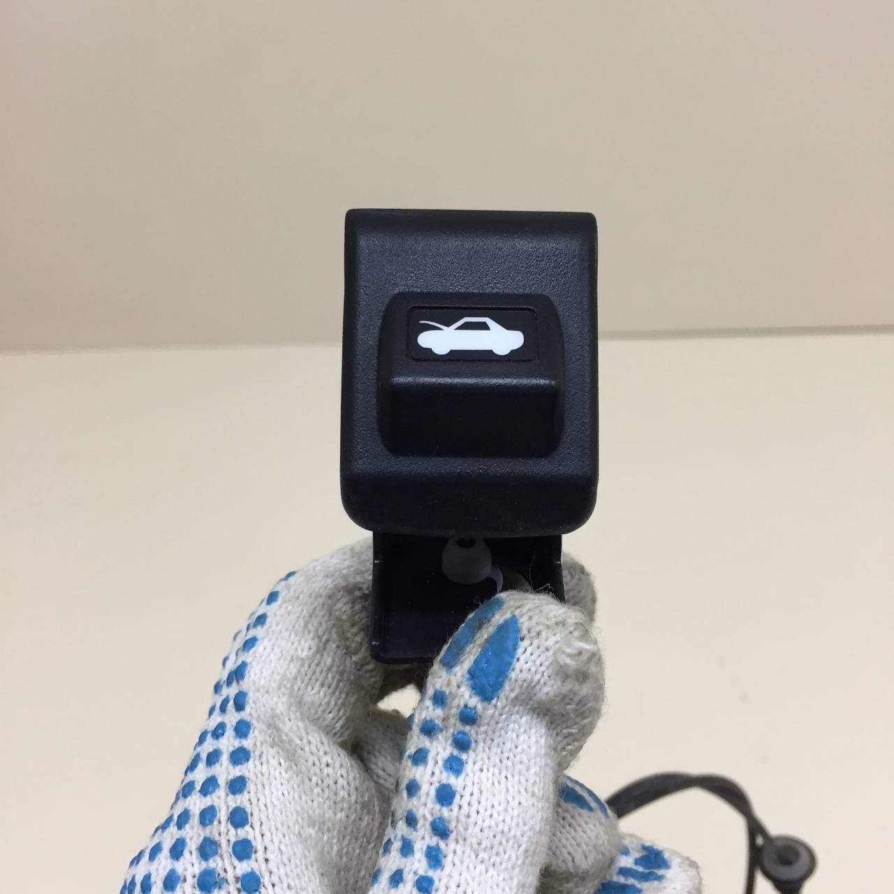 Ручка открывания капота Mazda Mazda 3 (BM) 2013-2016 Ручка открывания капота Mazda Mazda 3 (BM) 2013-2016