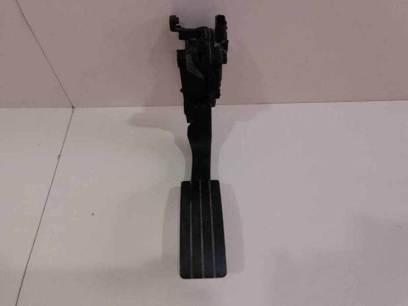 Педаль газа Renault Logan (2) 2014>