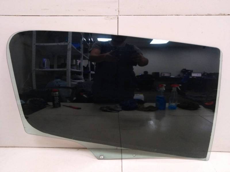 Стекло двери задней правой Peugeot 307 2001-2008