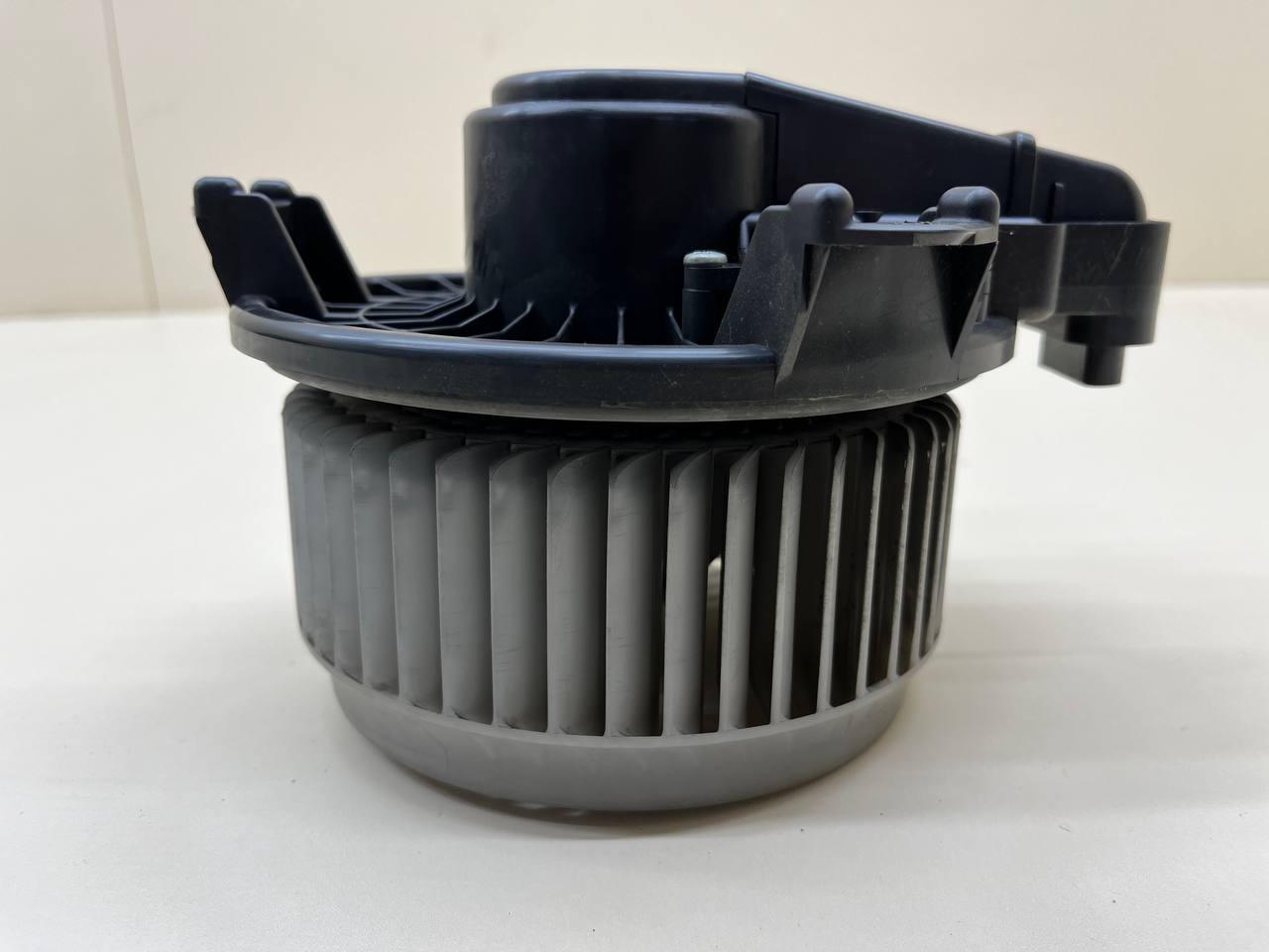 Моторчик отопителя Toyota Rav 4 (A30) 2006-2013 Моторчик отопителя Toyota Rav 4 (A30) 2006-2013