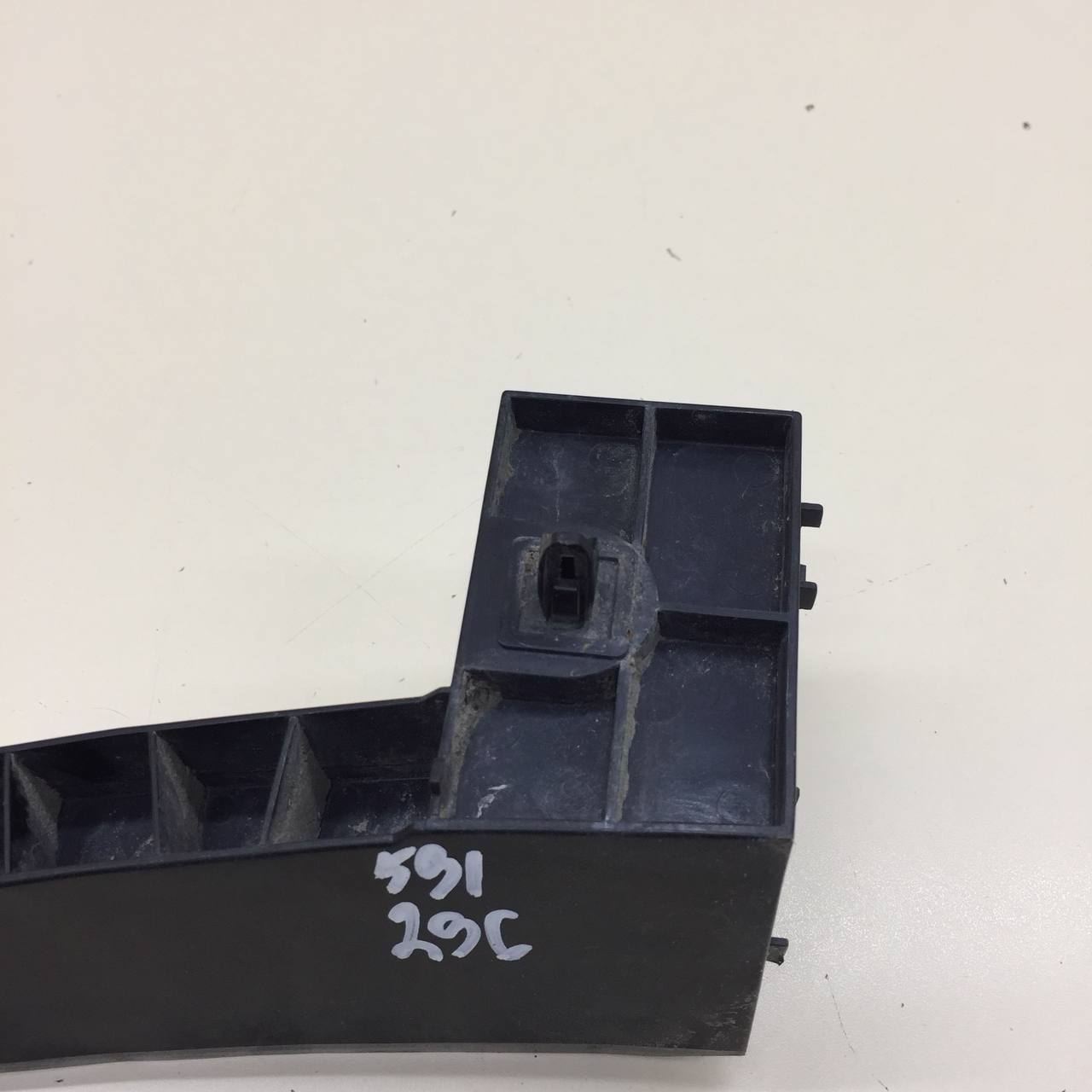 Кронштейн заднего бампера Suzuki Grand Vitara 2005-2015