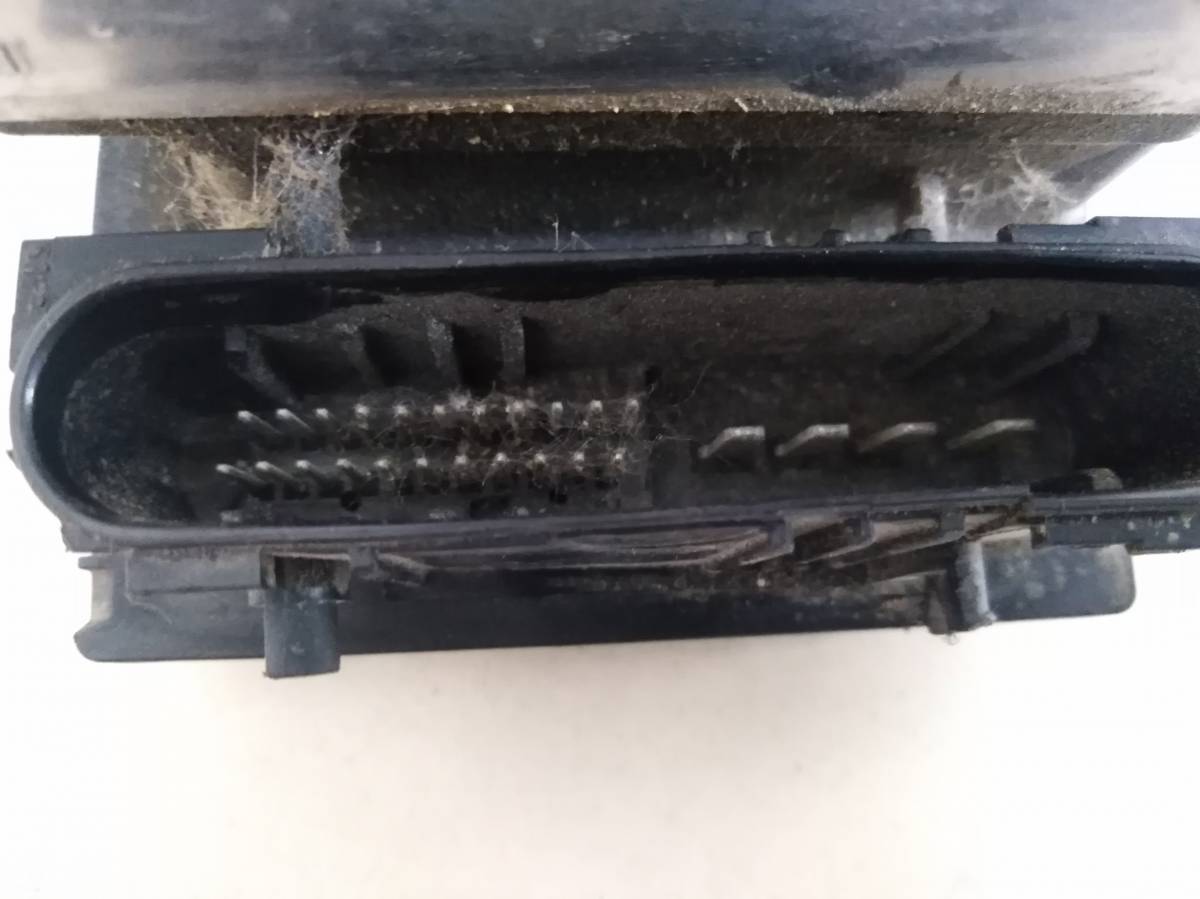 Блок ABS (насос) Renault Clio (3) 2005-2012 Блок ABS (насос) Renault Clio (3) 2005-2012