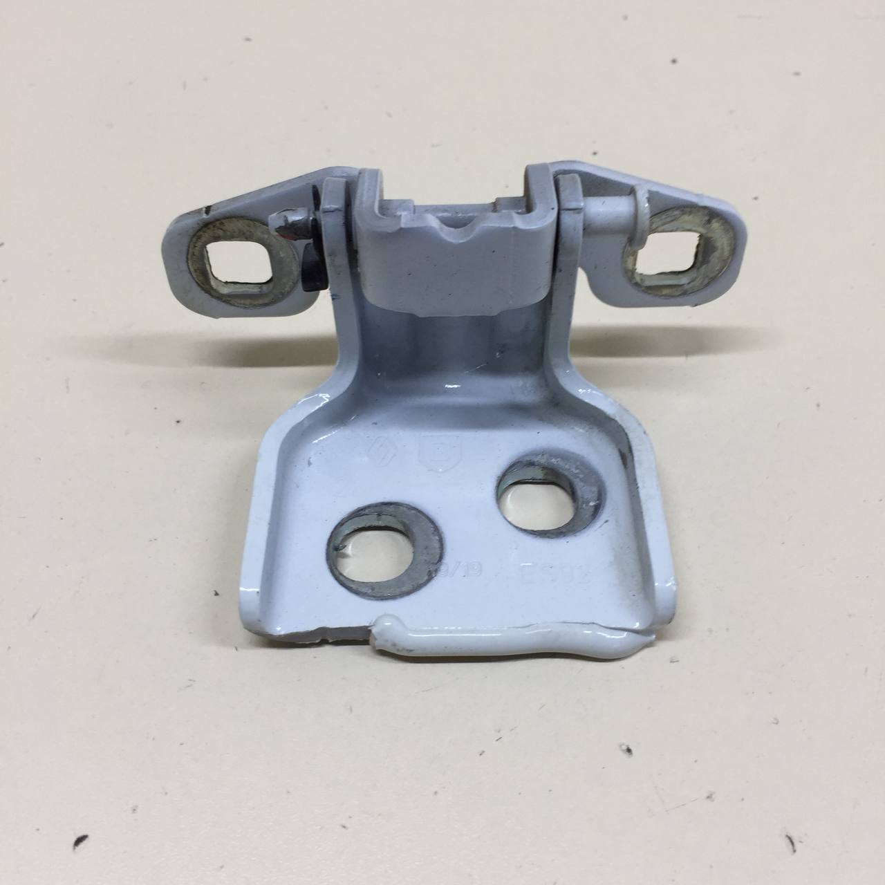 Петля двери Renault Duster (HSA, HSM) 2012> Петля двери Renault Duster (HSA, HSM) 2012>