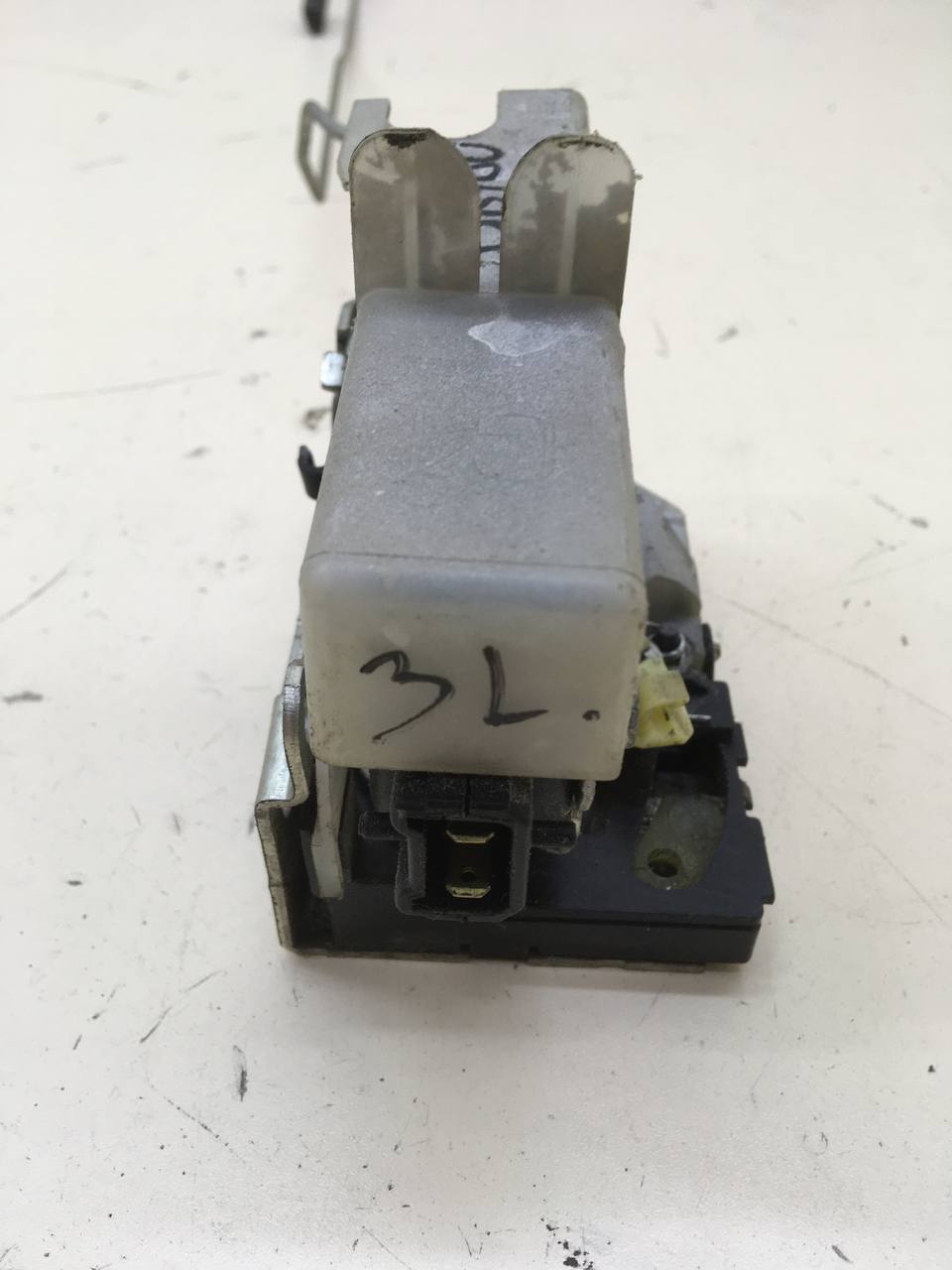 Замок двери задней левой Renault Symbol (2) 2008-2012