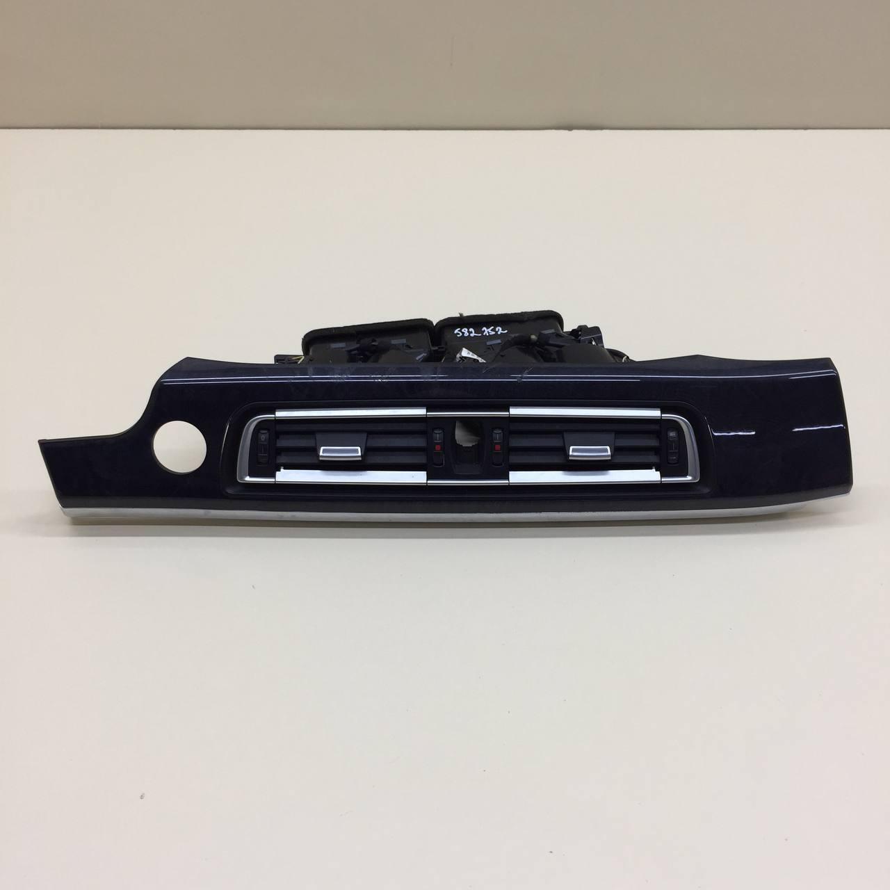 Дефлектор воздушный BMW 7-Series F01,F02  2008-2015