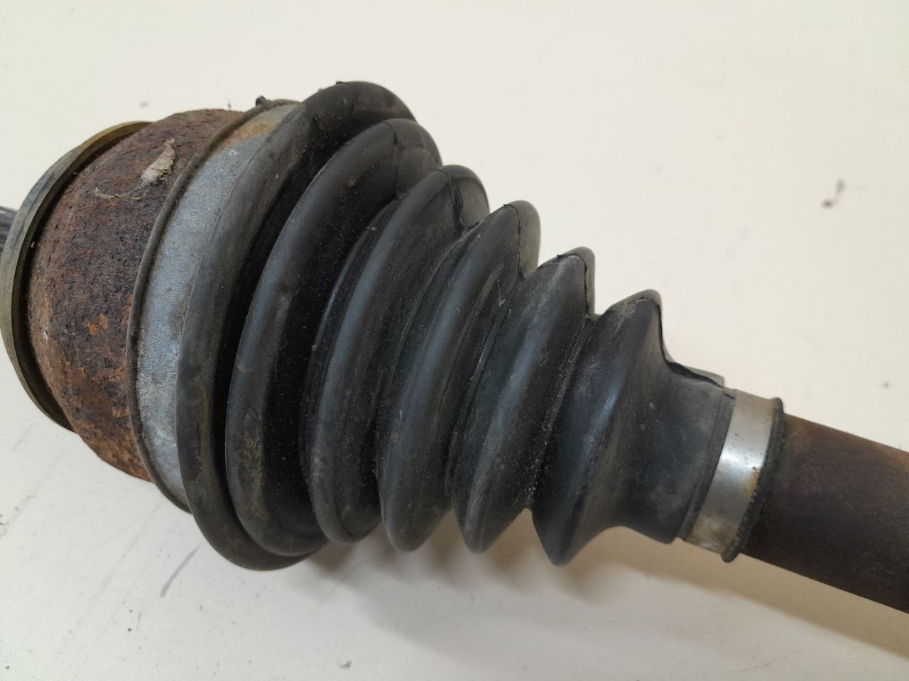 Полуось передняя левая Renault Logan (1) 2005-2014