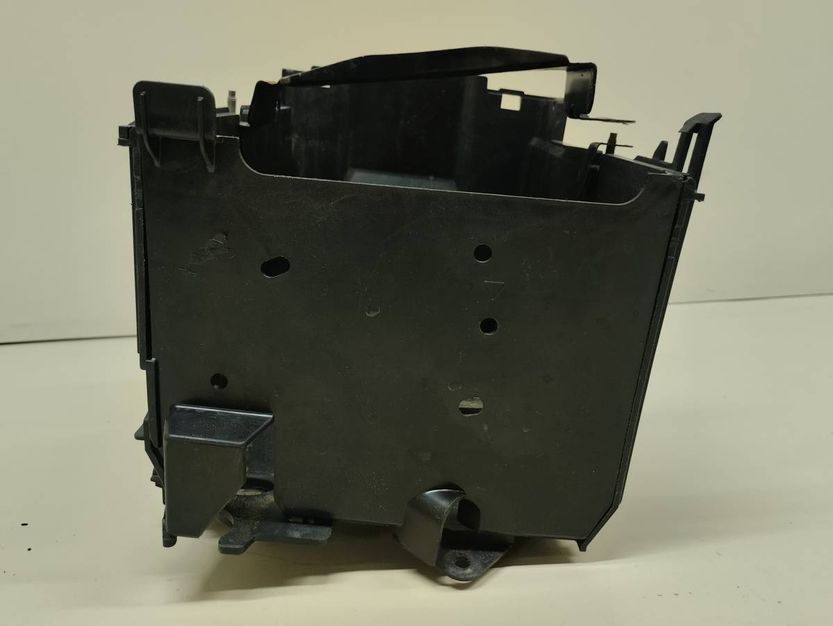 Крепление аккумулятора Mazda Mazda 3 (BL) 2009-2013 Крепление аккумулятора Mazda Mazda 3 (BL) 2009-2013