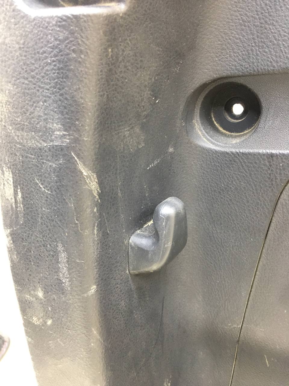 Обшивка багажника Toyota Rav 4 (A30) 2006-2013