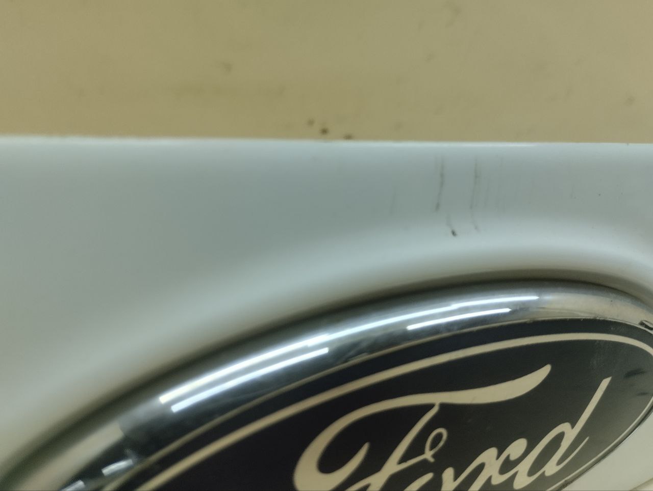 Накладка крышки багажника Ford Mondeo 4 2007-2015 Накладка крышки багажника Ford Mondeo 4 2007-2015