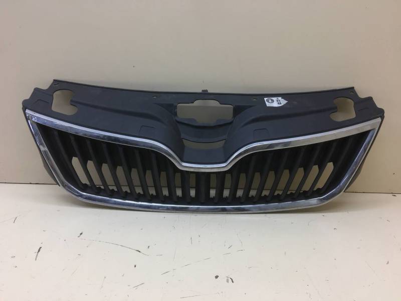 Решетка радиатора Skoda Rapid 2012-2020