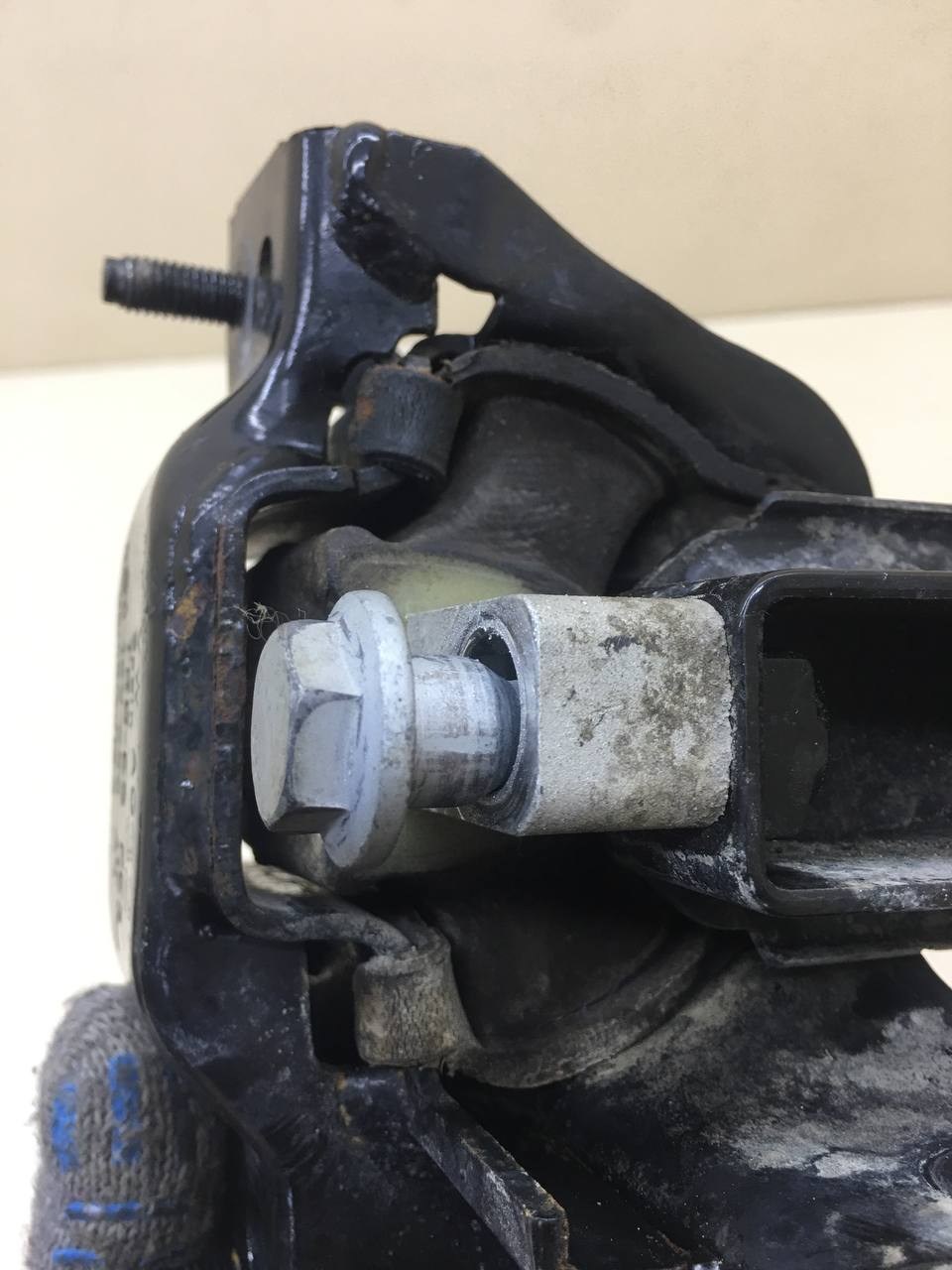 Опора КПП левая Volkswagen Polo (MK5) 2011-2020