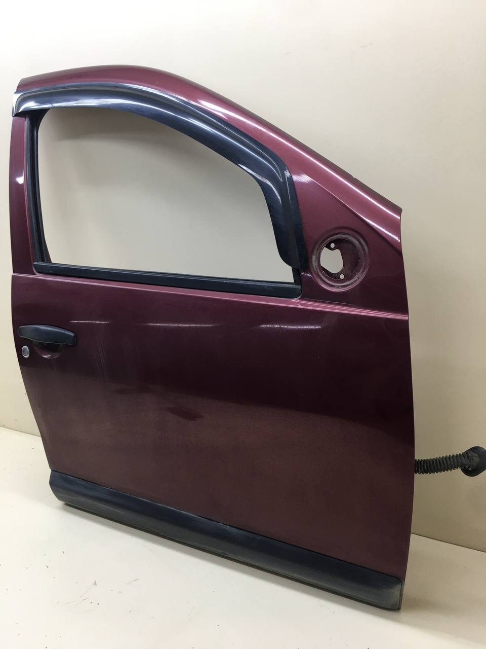 Дверь передняя правая Renault Sandero 2009-2014 Дверь передняя правая Renault Sandero 2009-2014