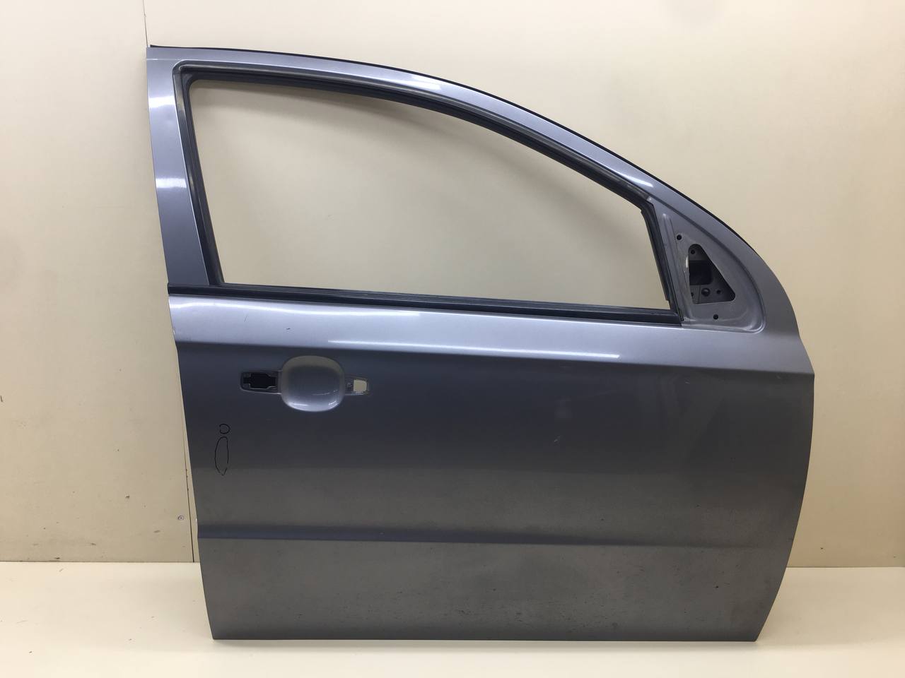 Дверь передняя правая Chevrolet Aveo T250 2005-2011 Дверь передняя правая Chevrolet Aveo T250 2005-2011