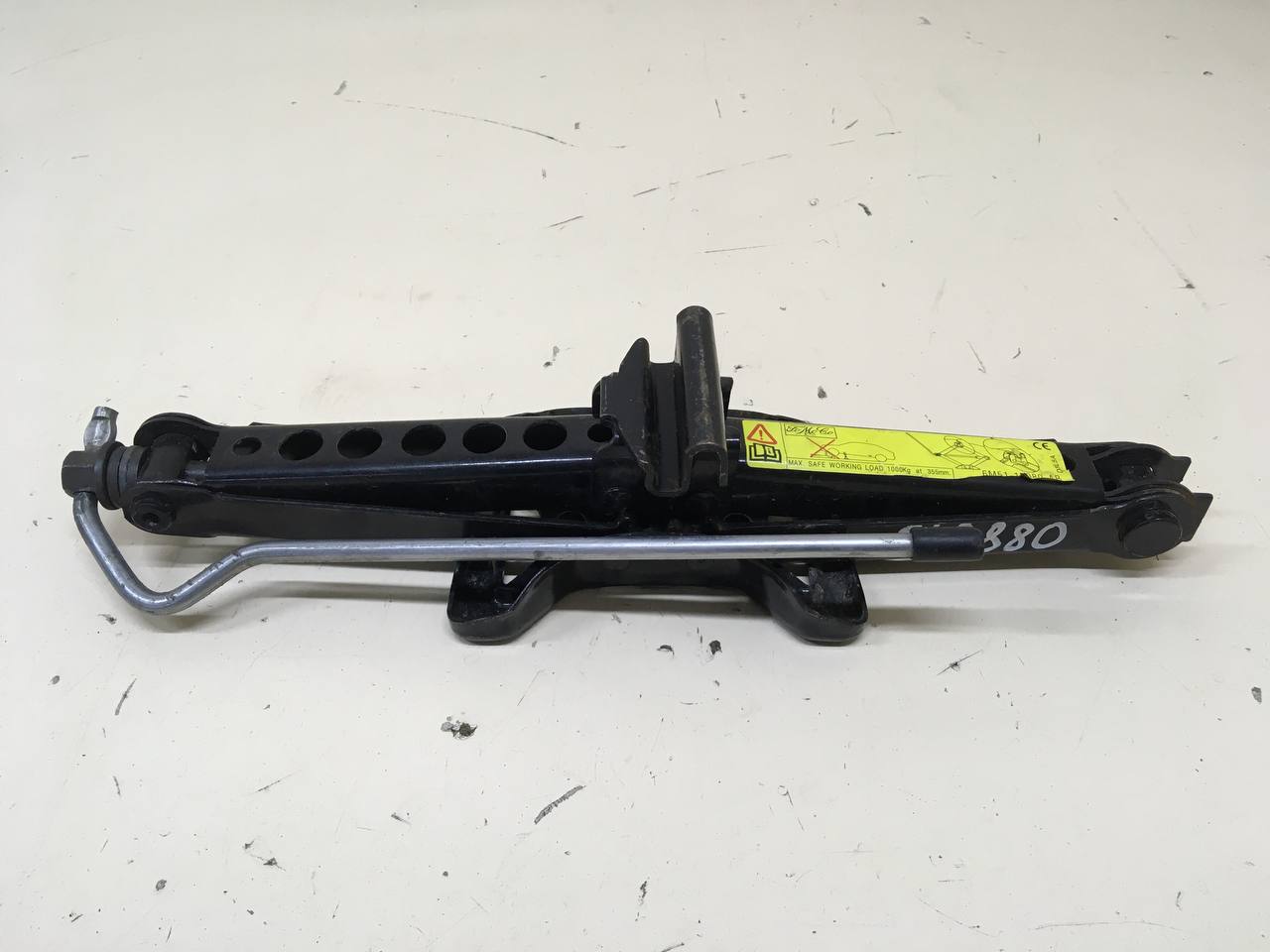 Домкрат Ford Focus 2 (DB) 2008-2011 Домкрат Ford Focus 2 (DB) 2008-2011