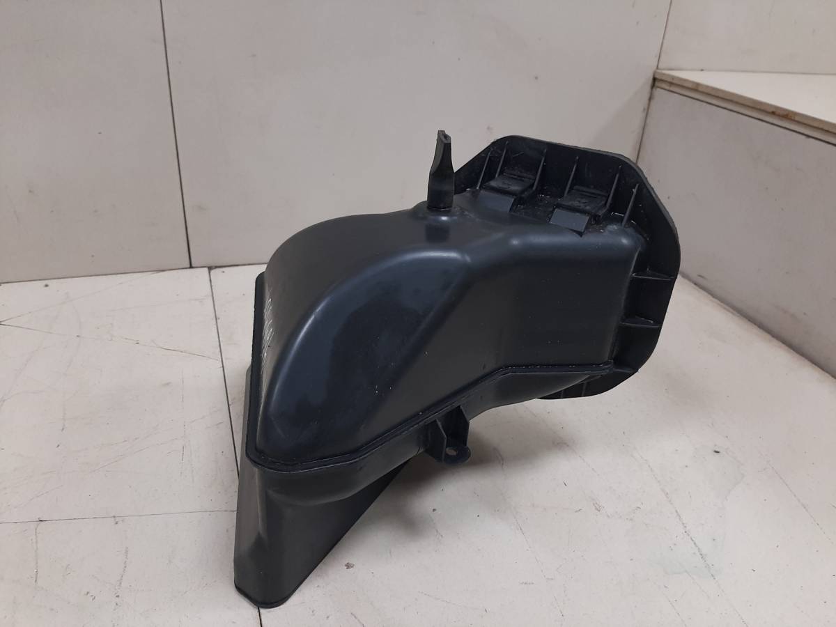 Воздухозаборник (внутри) Volkswagen Touareg (7L) 2002-2010