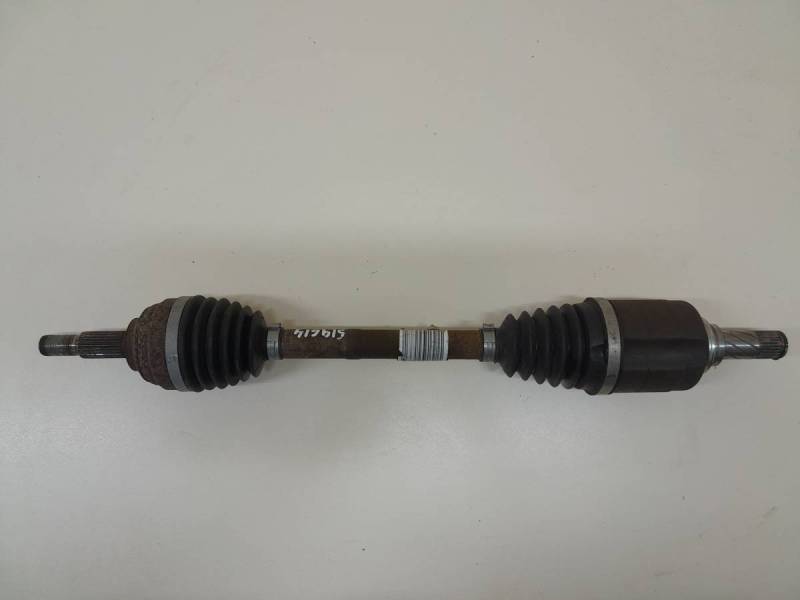 Полуось передняя левая Renault Sandero 2009-2014