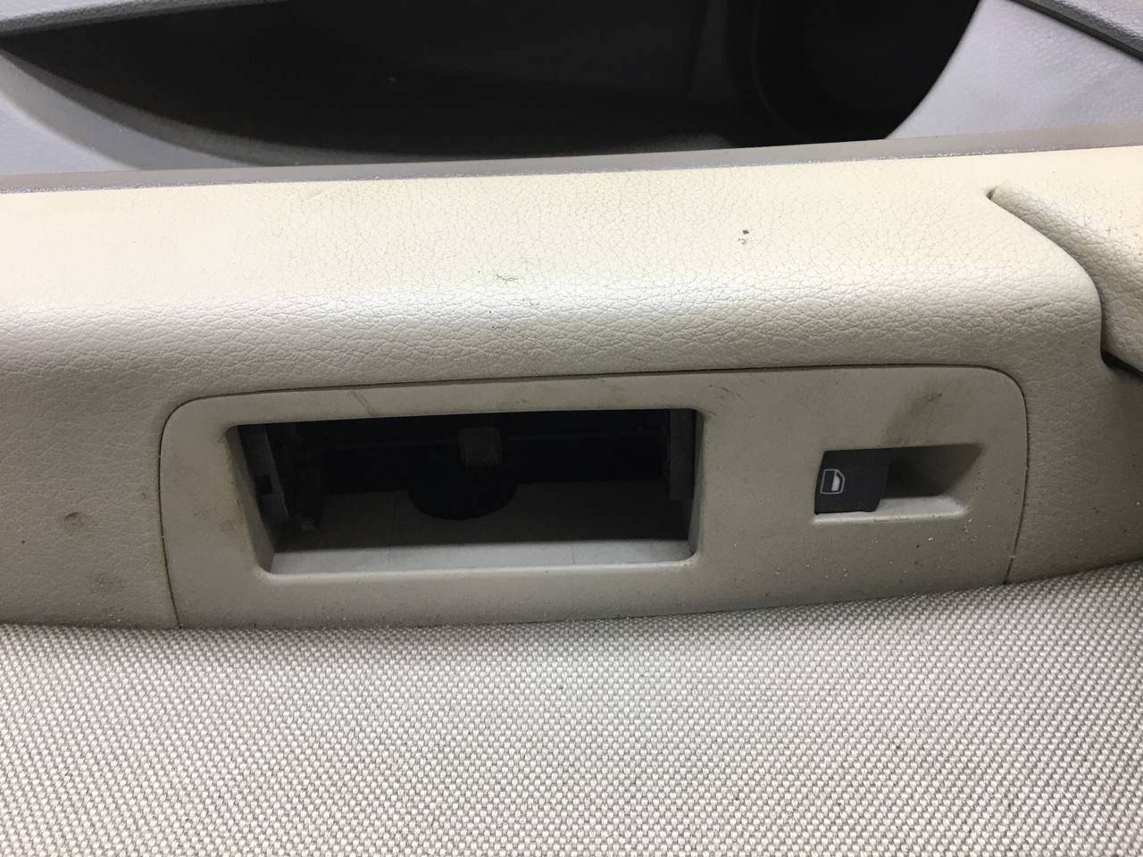 Обшивка двери задней правой Audi Q7 (4L) 2005-2015