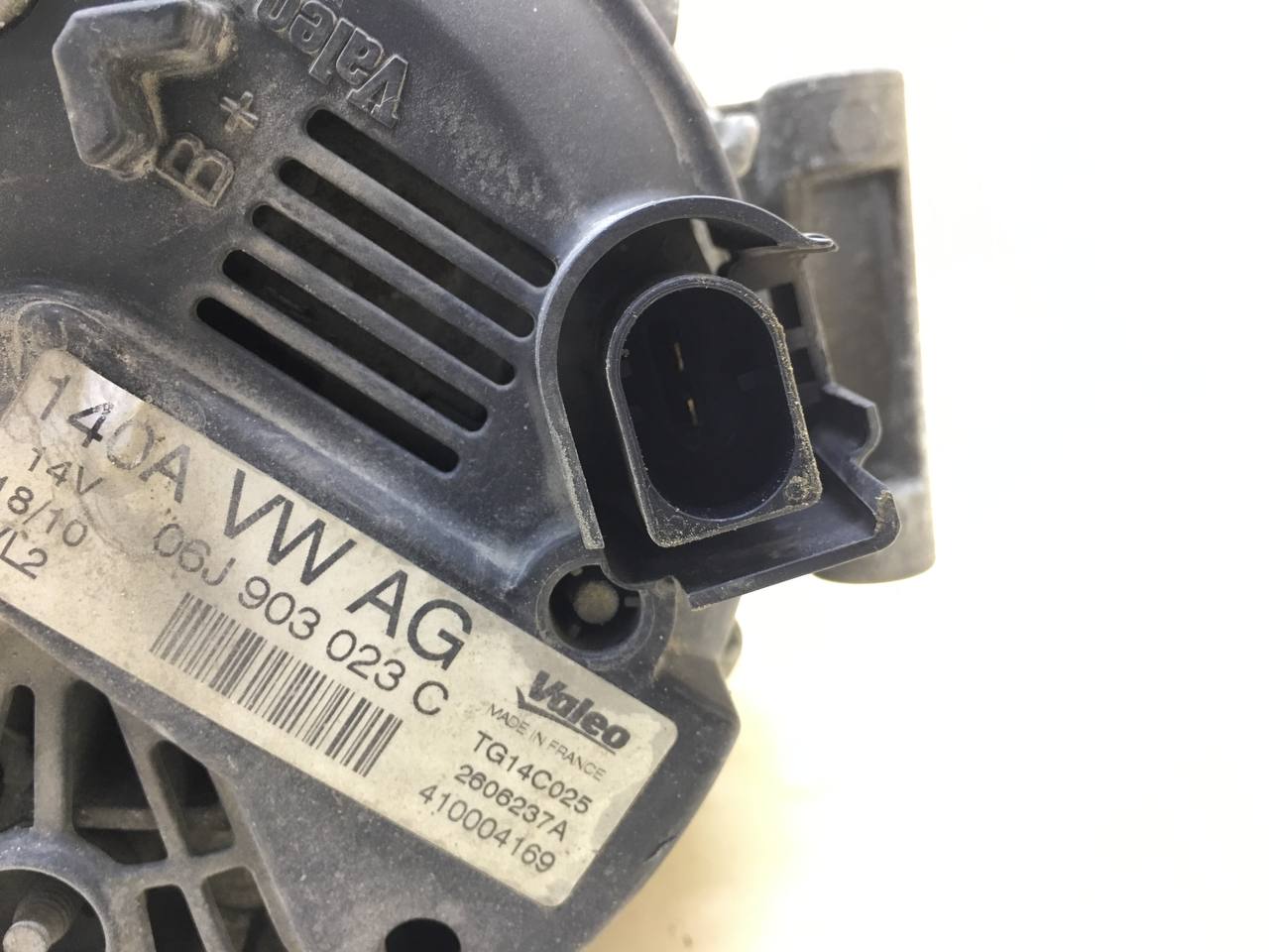 Генератор Volkswagen Tiguan (5N1) 2007-2011 Генератор Volkswagen Tiguan (5N1) 2007-2011