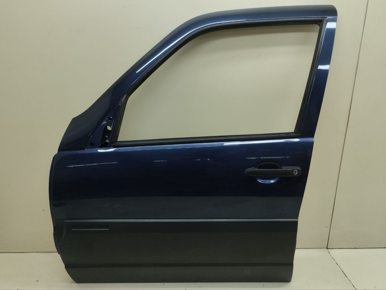 Дверь передняя левая Chevrolet Niva 2009-2020