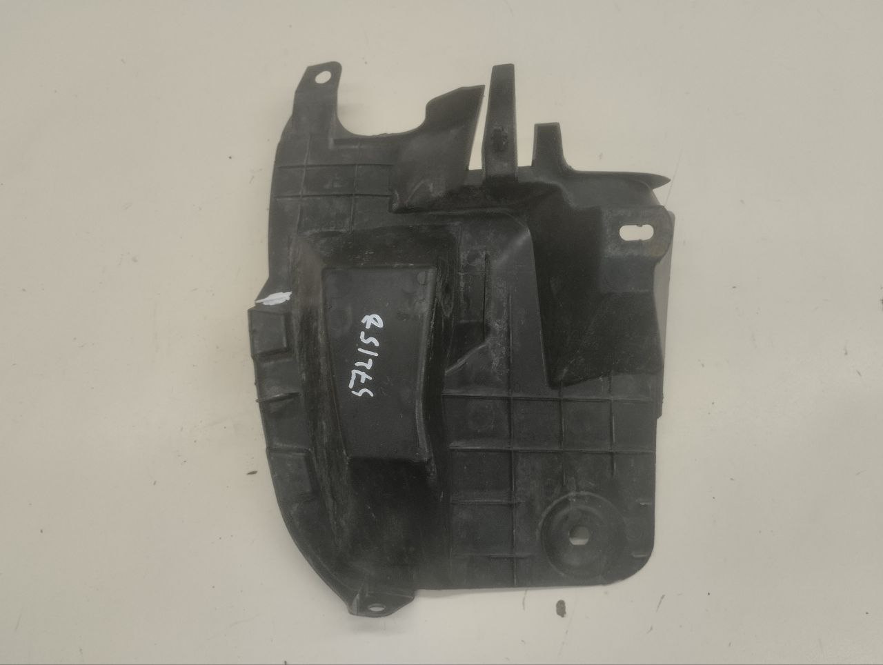 Пыльник (кузов наружные) Toyota Auris (E150) 2006-2012 Пыльник (кузов наружные) Toyota Auris (E150) 2006-2012