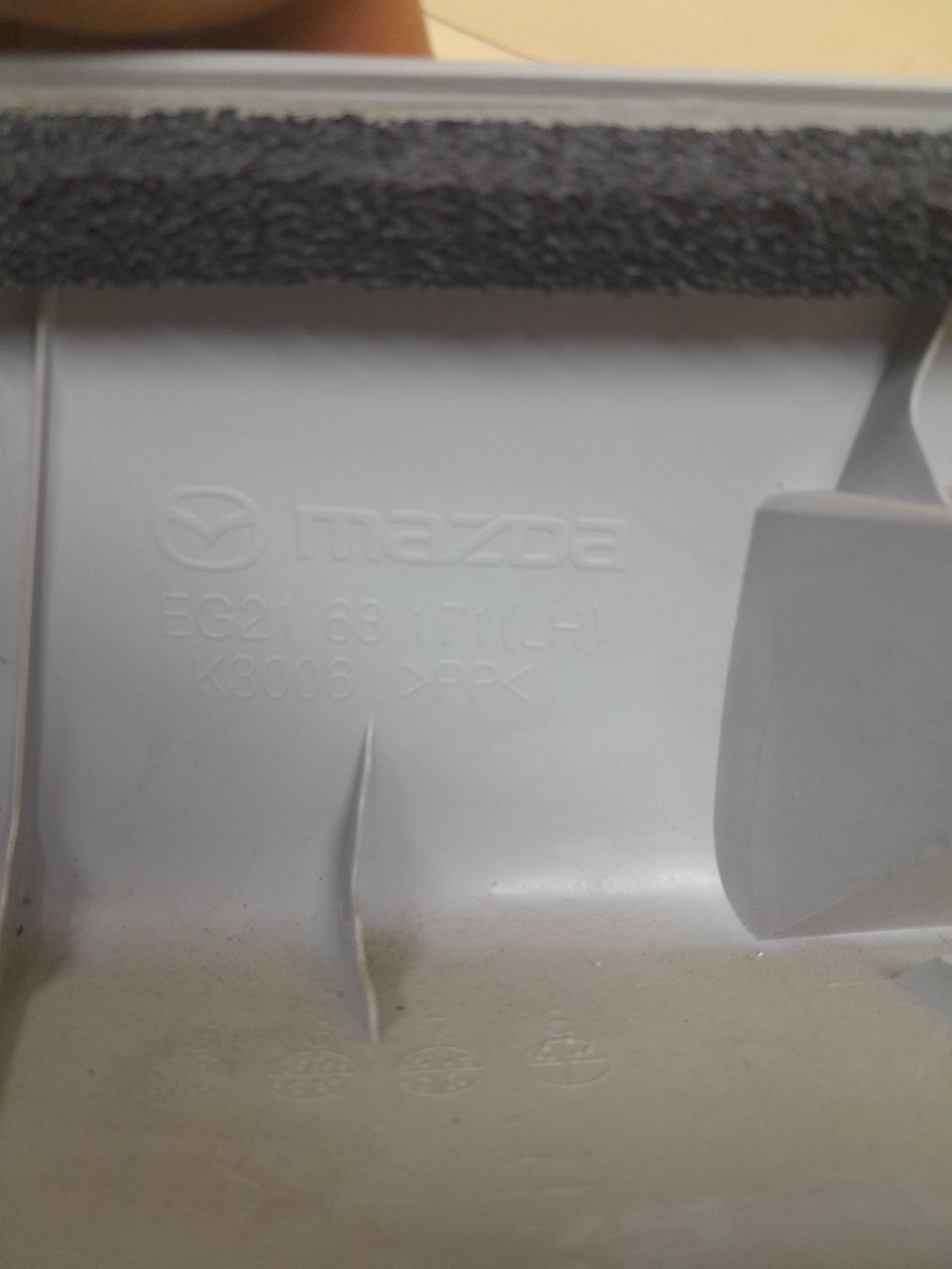 Обшивка стойки Mazda CX-7 (ER) 2006-2012