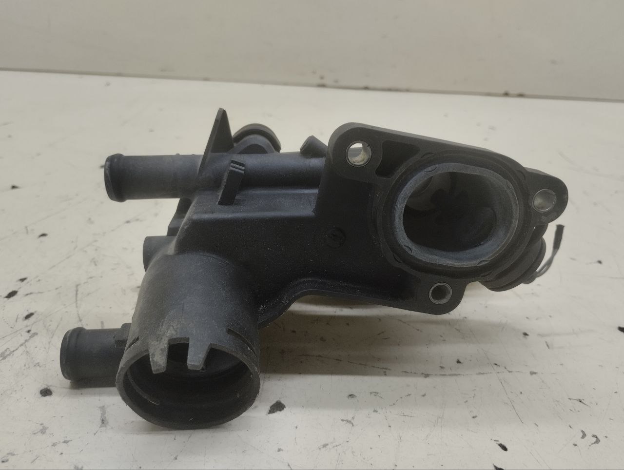 Корпус термостата Volkswagen Golf 6 (5K) 2009-2013