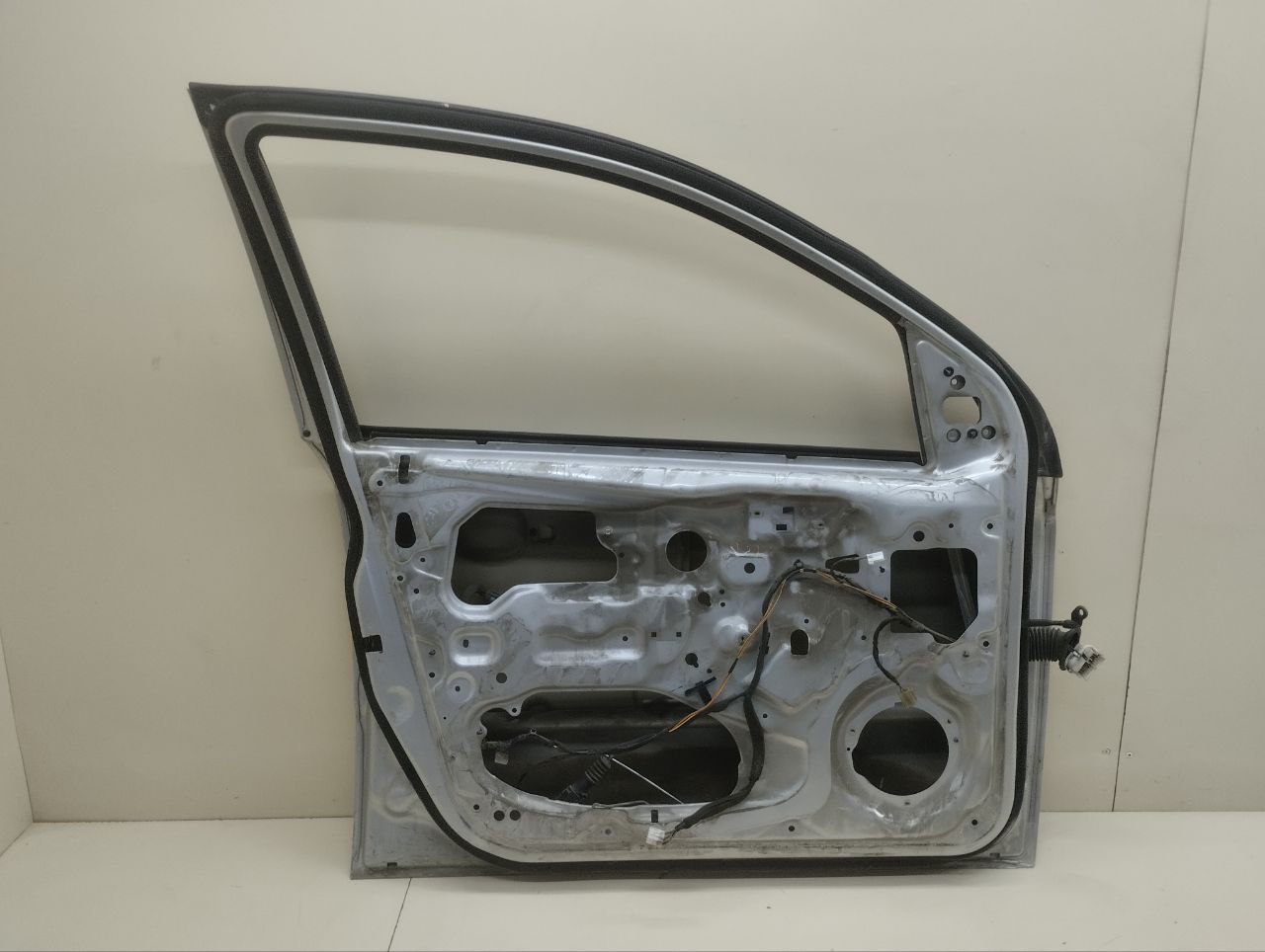 Дверь передняя левая Chevrolet Aveo T250 2005-2011