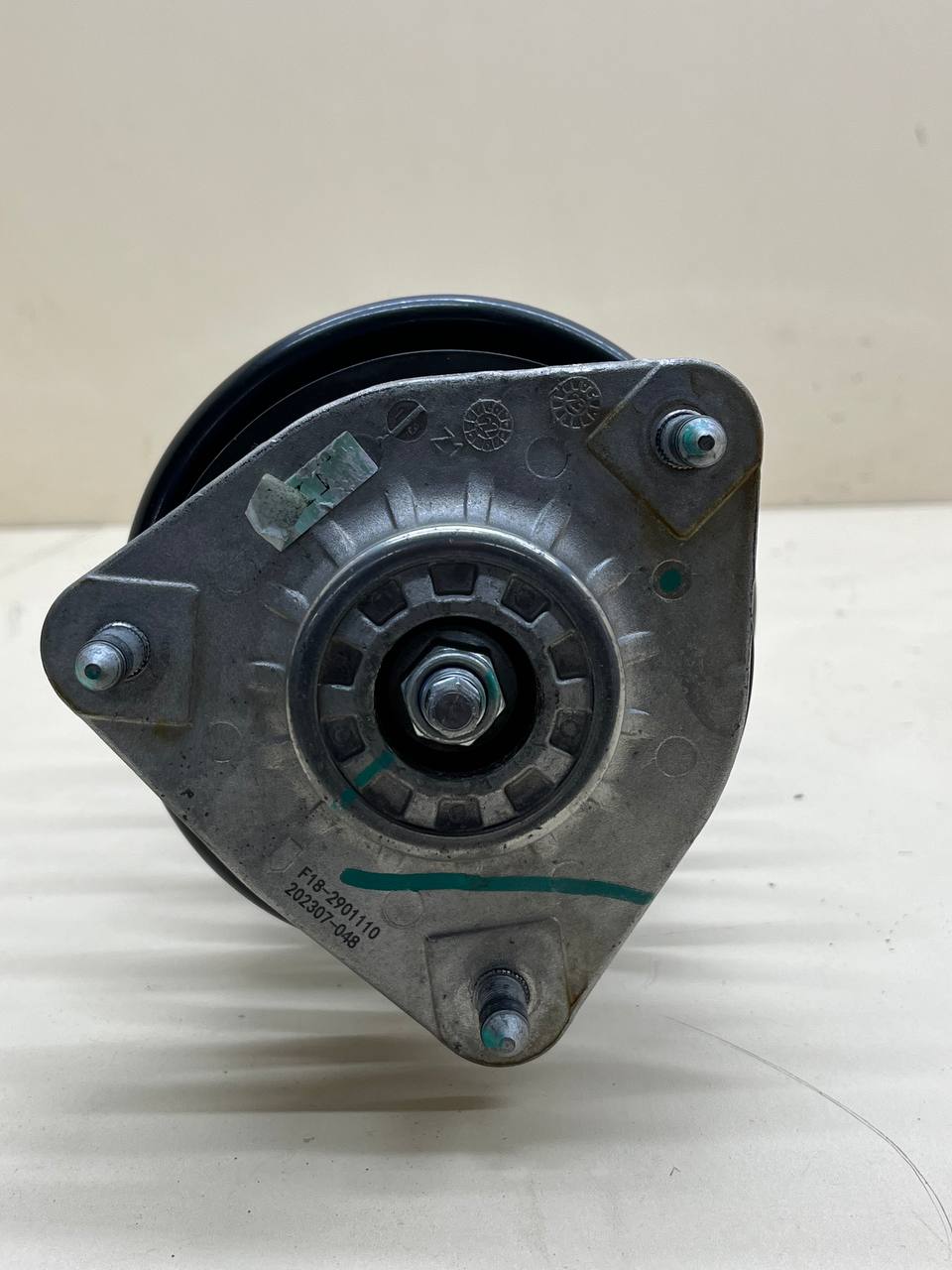 Амортизатор передний правый Jetour Dashing 2022>