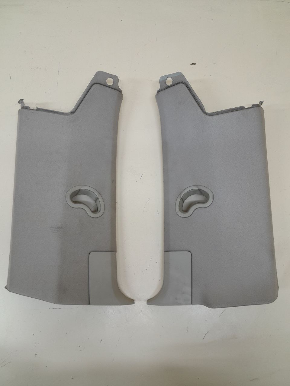 Обшивка стойки Land Rover Discovery 3 (L319) 2004-2009 Обшивка стойки Land Rover Discovery 3 (L319) 2004-2009