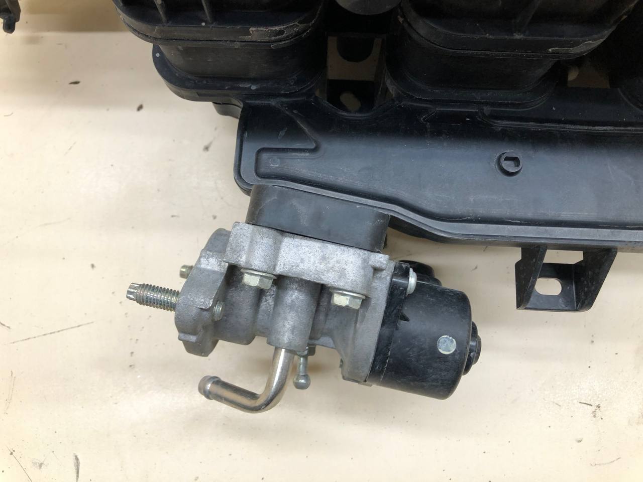 Коллектор впускной Toyota Rav 4 (XA40) 2013-2019