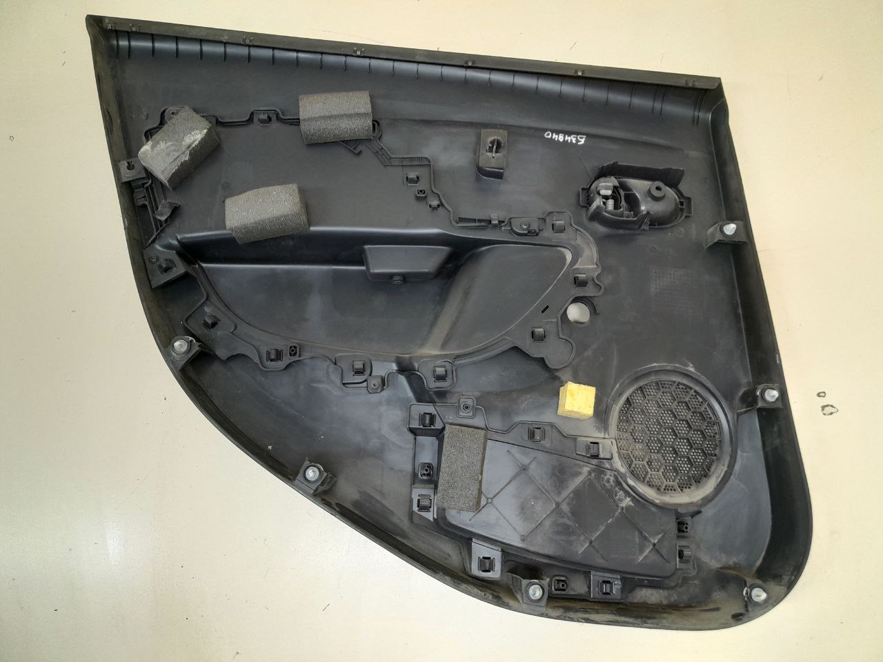 Обшивка двери задней правой Renault Logan (2) 2014>