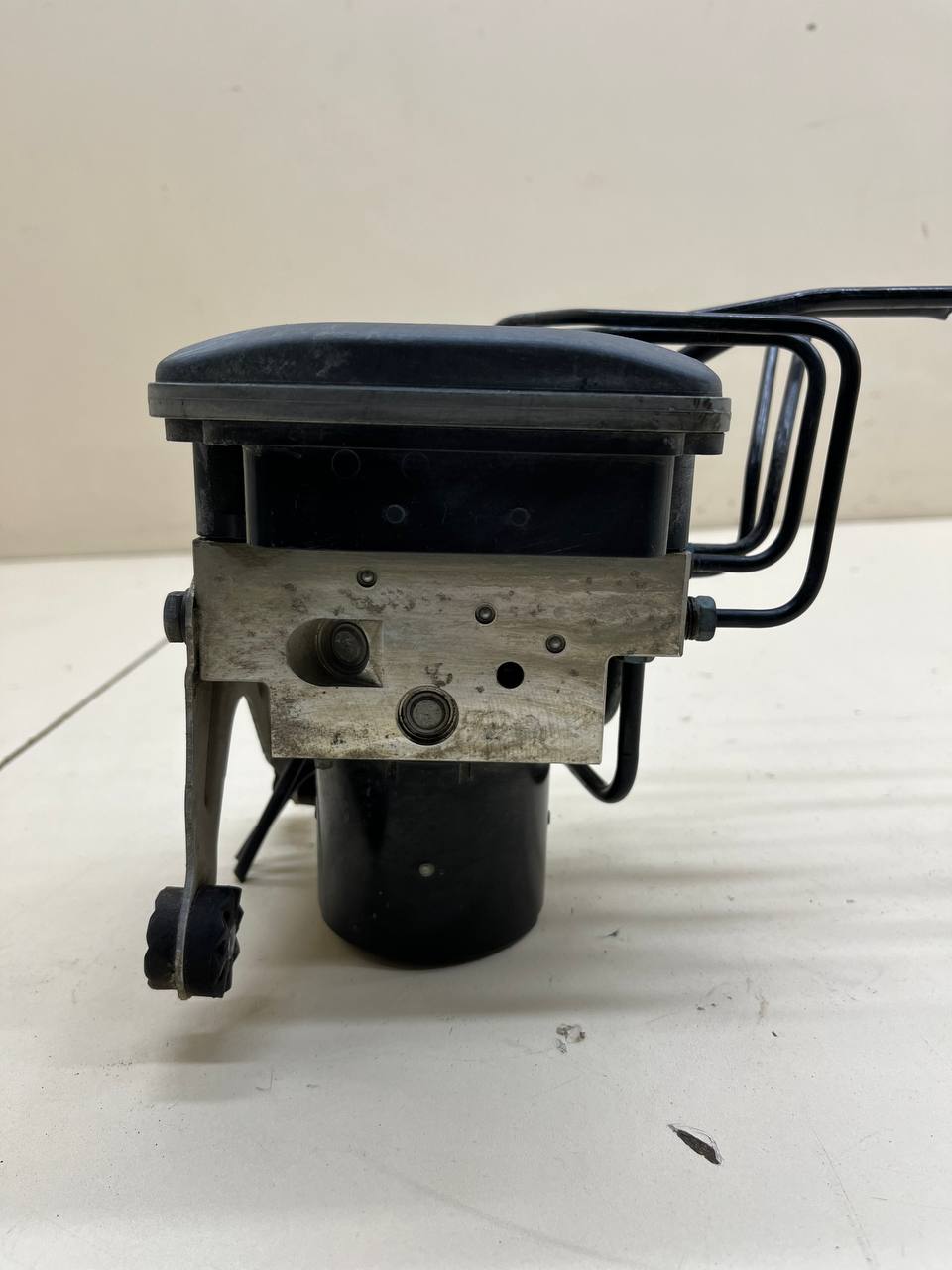 Блок ABS (насос) BMW 7-Series F01,F02  2008-2015