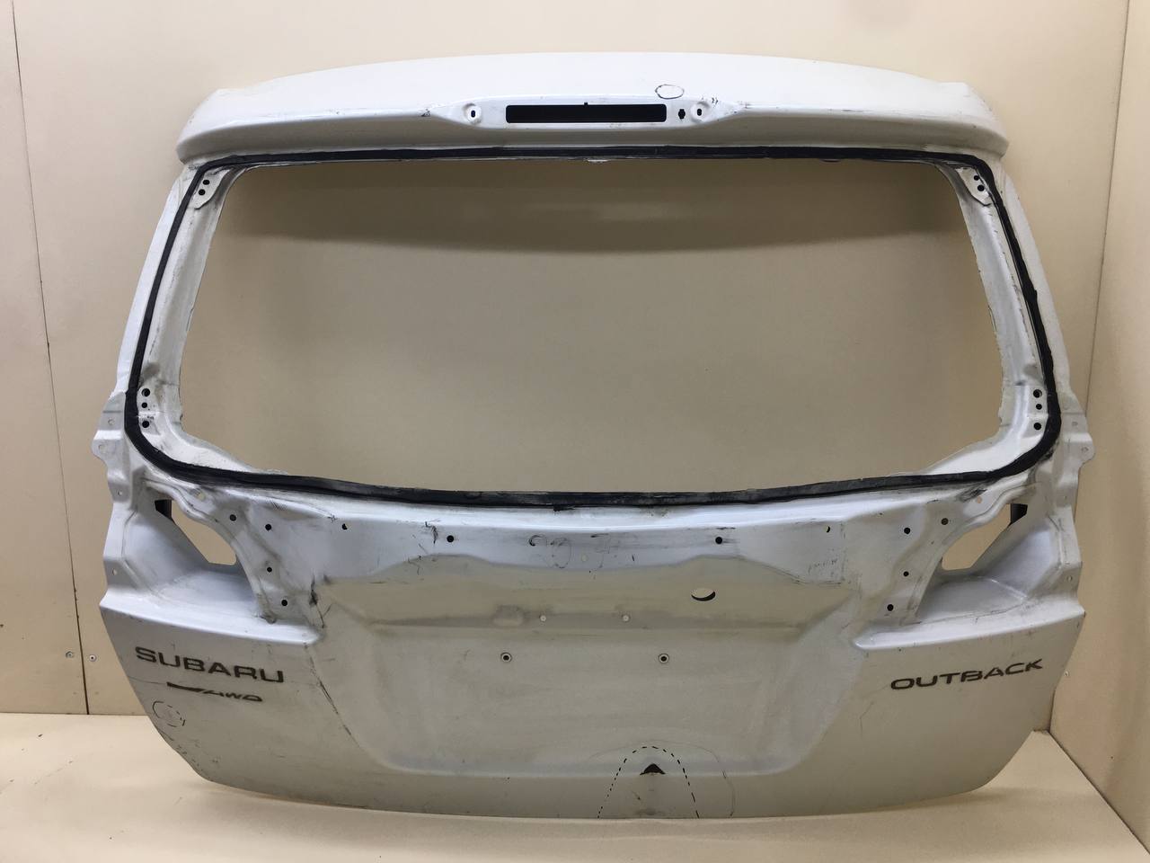 Дверь багажника Subaru Legacy Outback (B14) 2010-2014