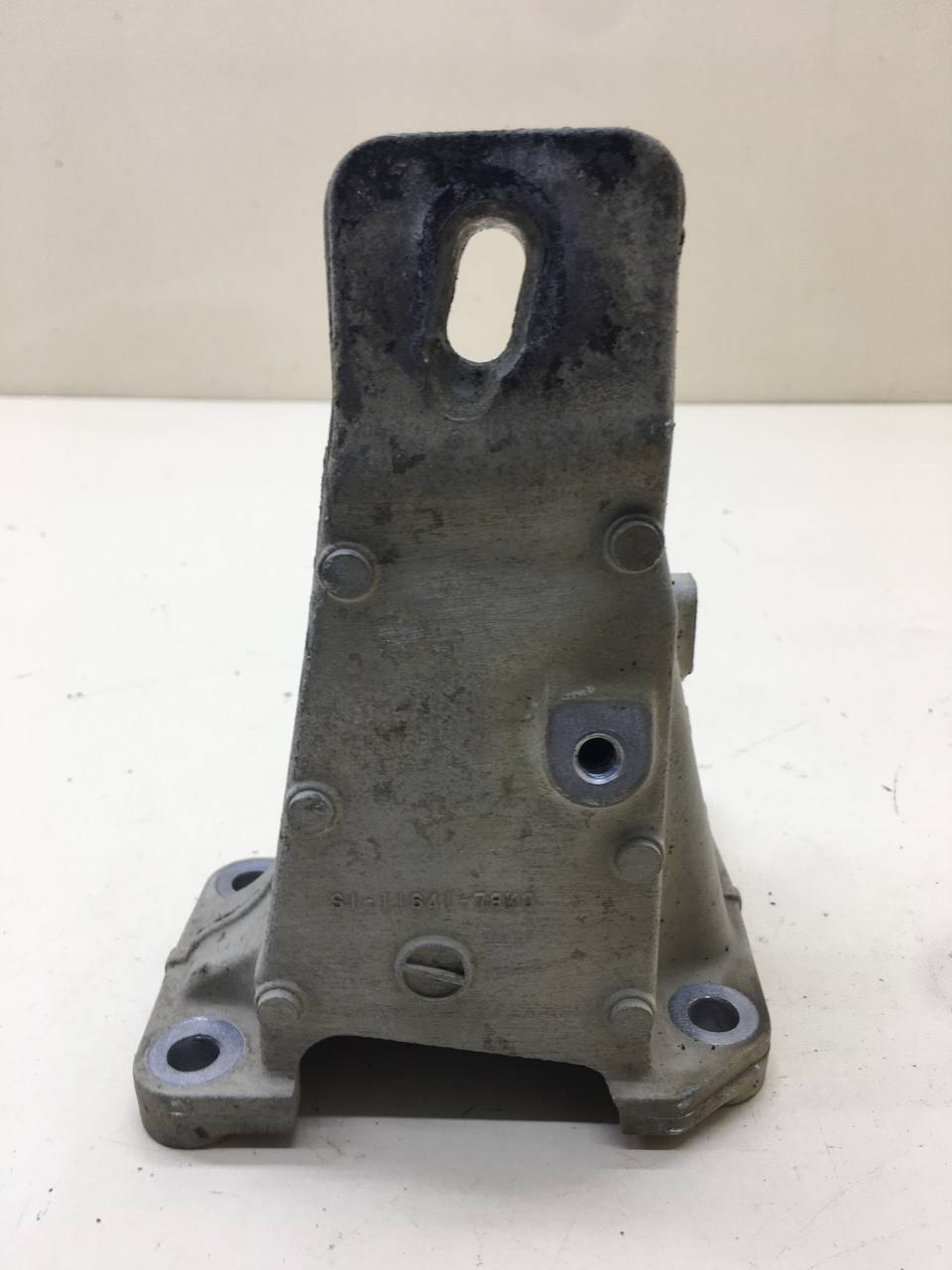 Кронштейн двигателя правый Suzuki Grand Vitara 2005-2015